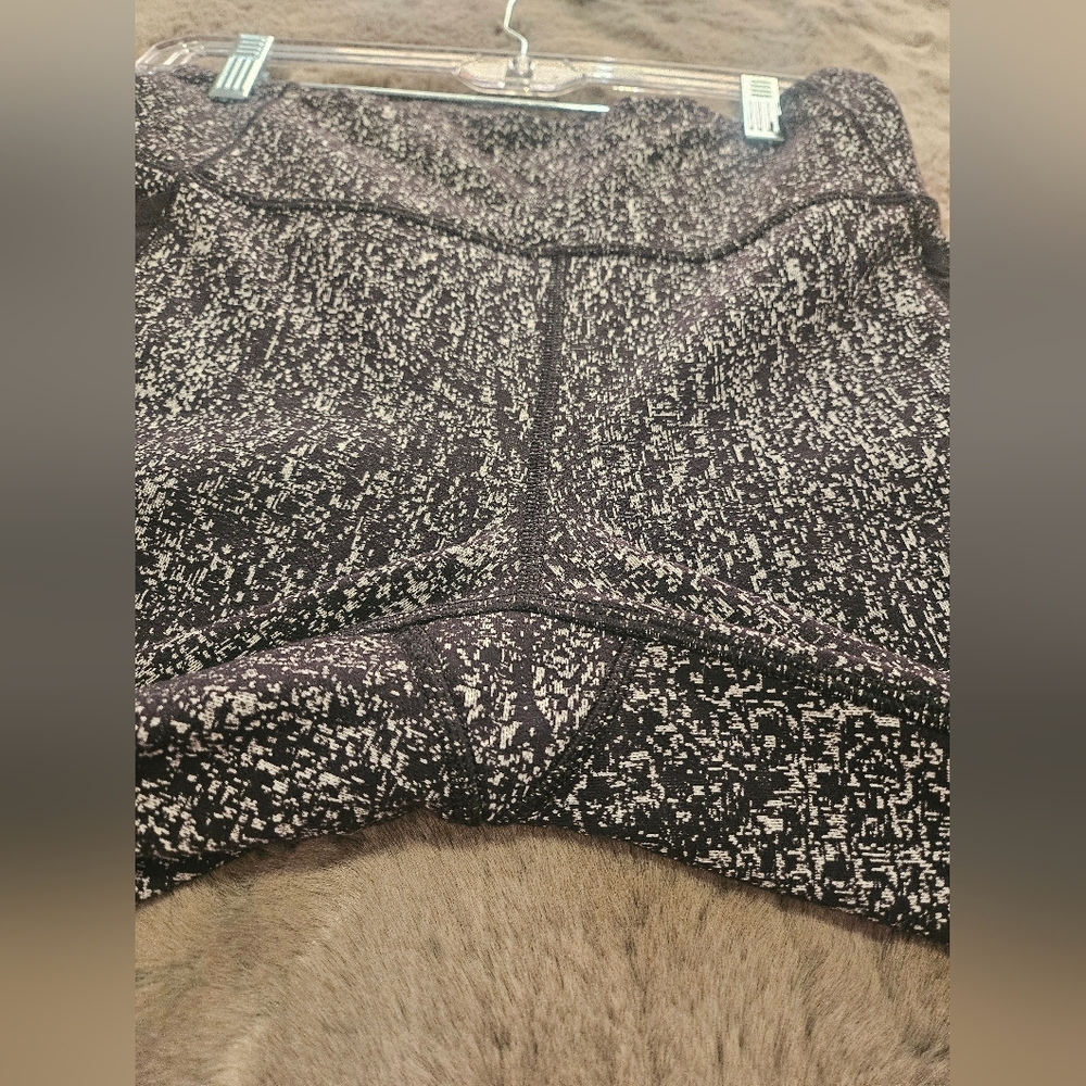 Lululemon Physic Tight 28", Size 8 - Picture 7 of 7